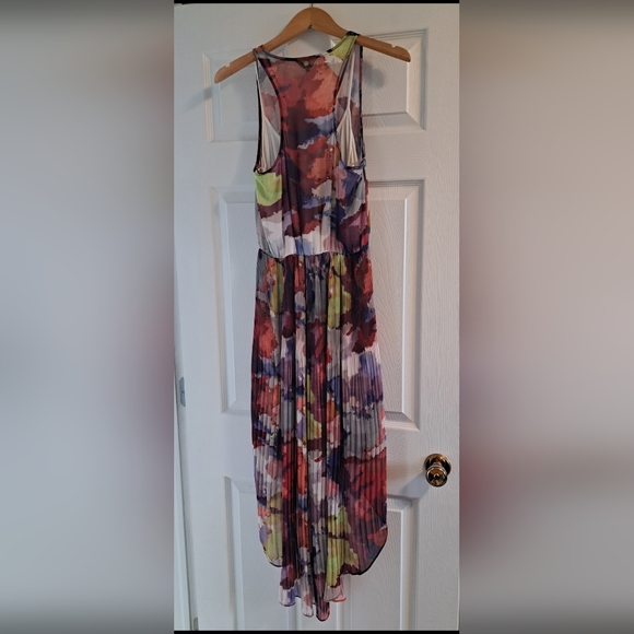 ☀️ Guess Kaleido High Low Dress M - Picture 7 of 7